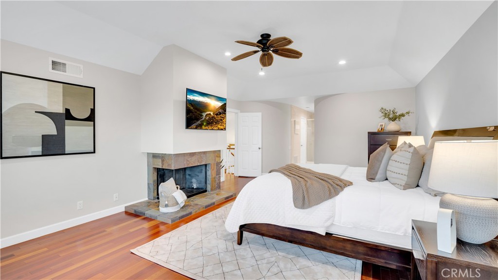 6139 E West View