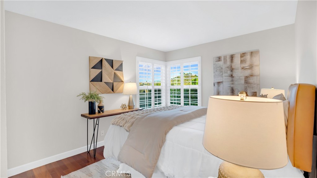 6139 E West View