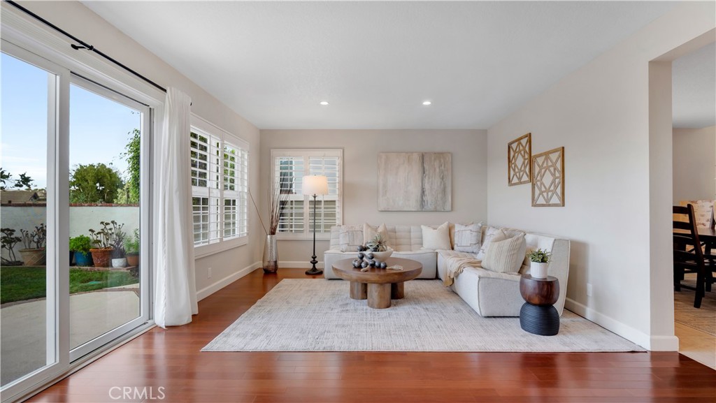 6139 E West View