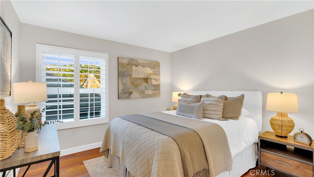 6139 E West View