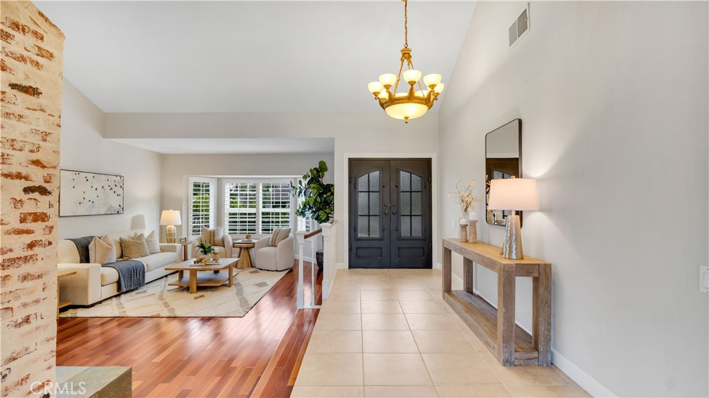 6139 E West View