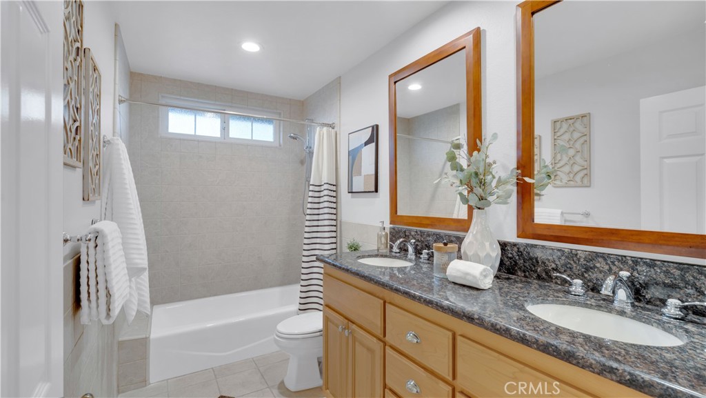 6139 E West View