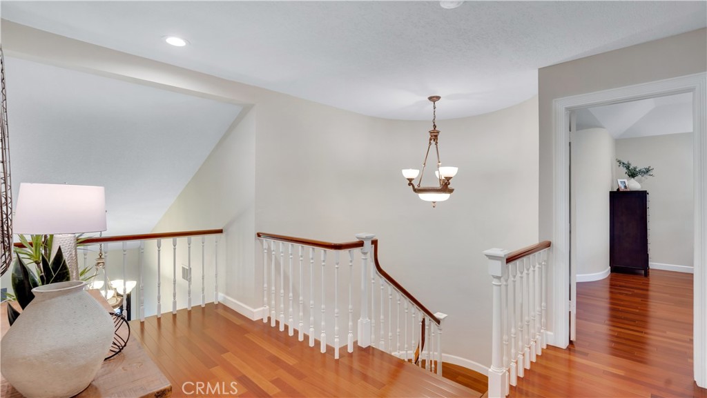6139 E West View