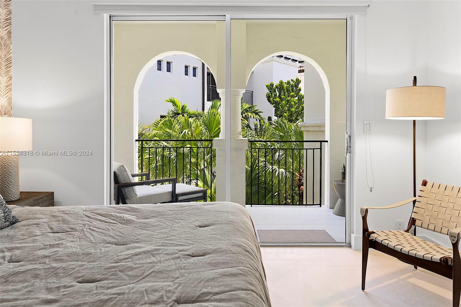 3900 Island Blvd Unit: B406