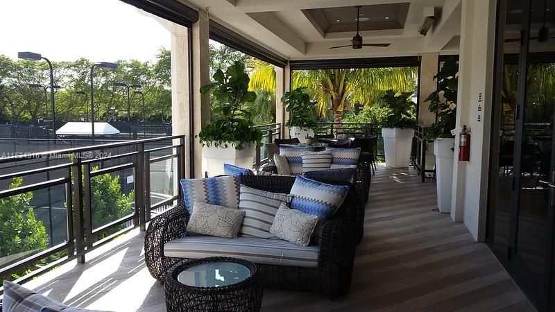 3900 Island Blvd Unit: B406