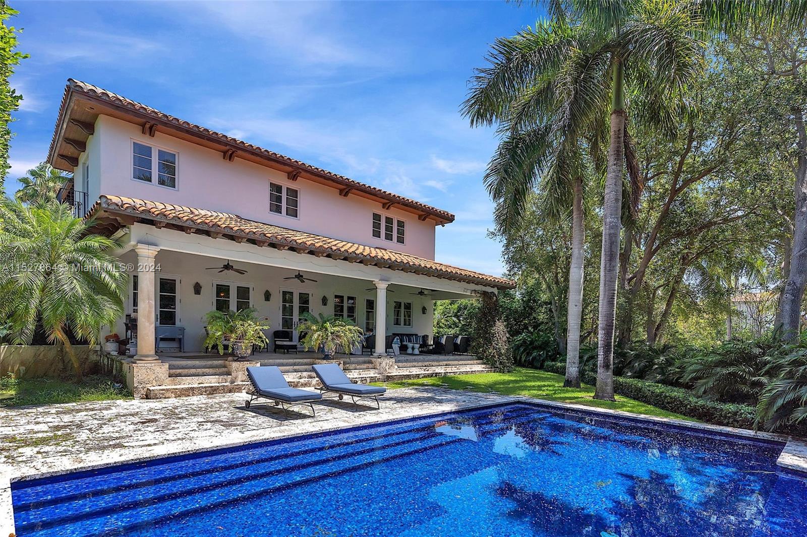 695 Harbor Dr