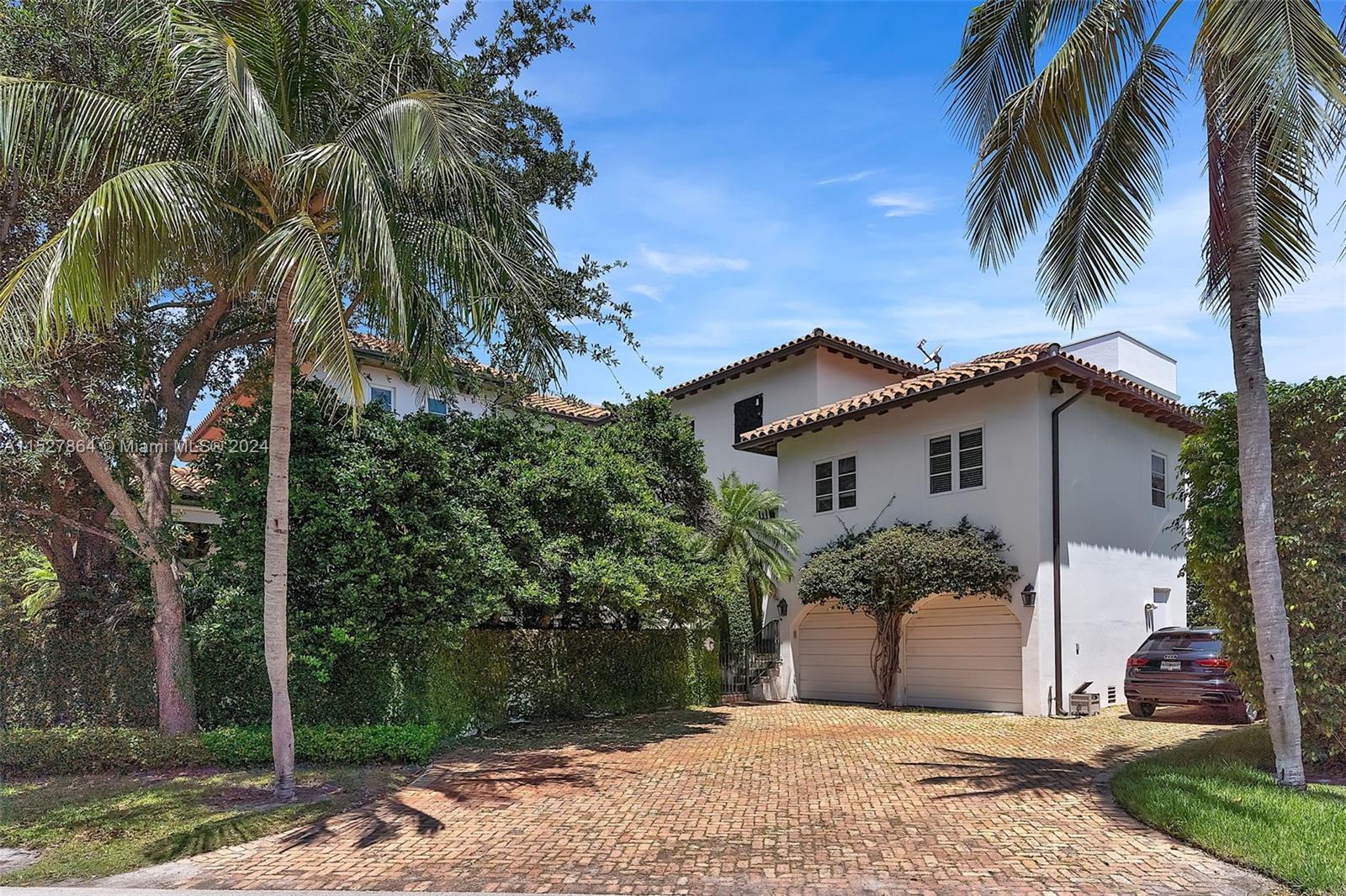 695 Harbor Dr