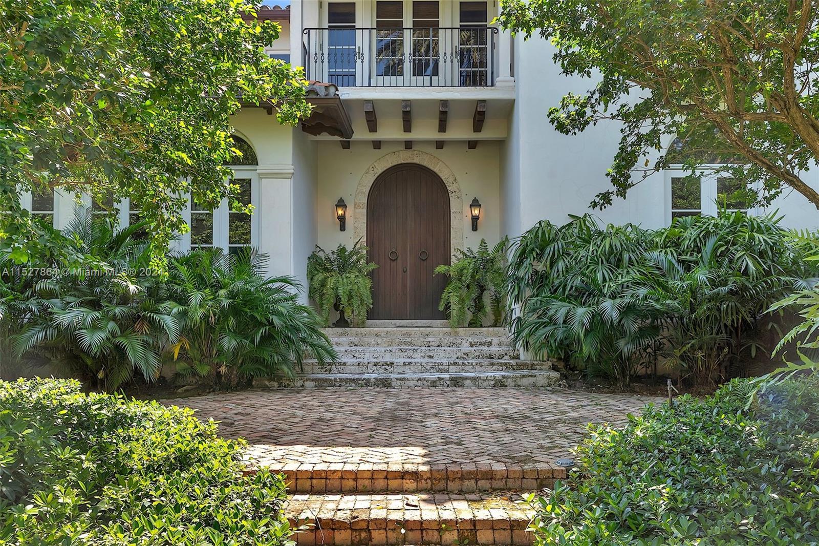 695 Harbor Dr