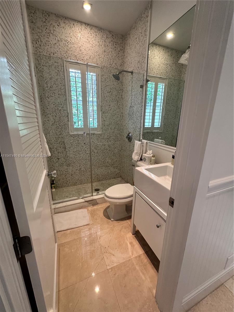 300 Greenwood Dr