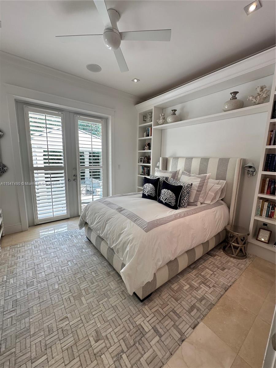 300 Greenwood Dr