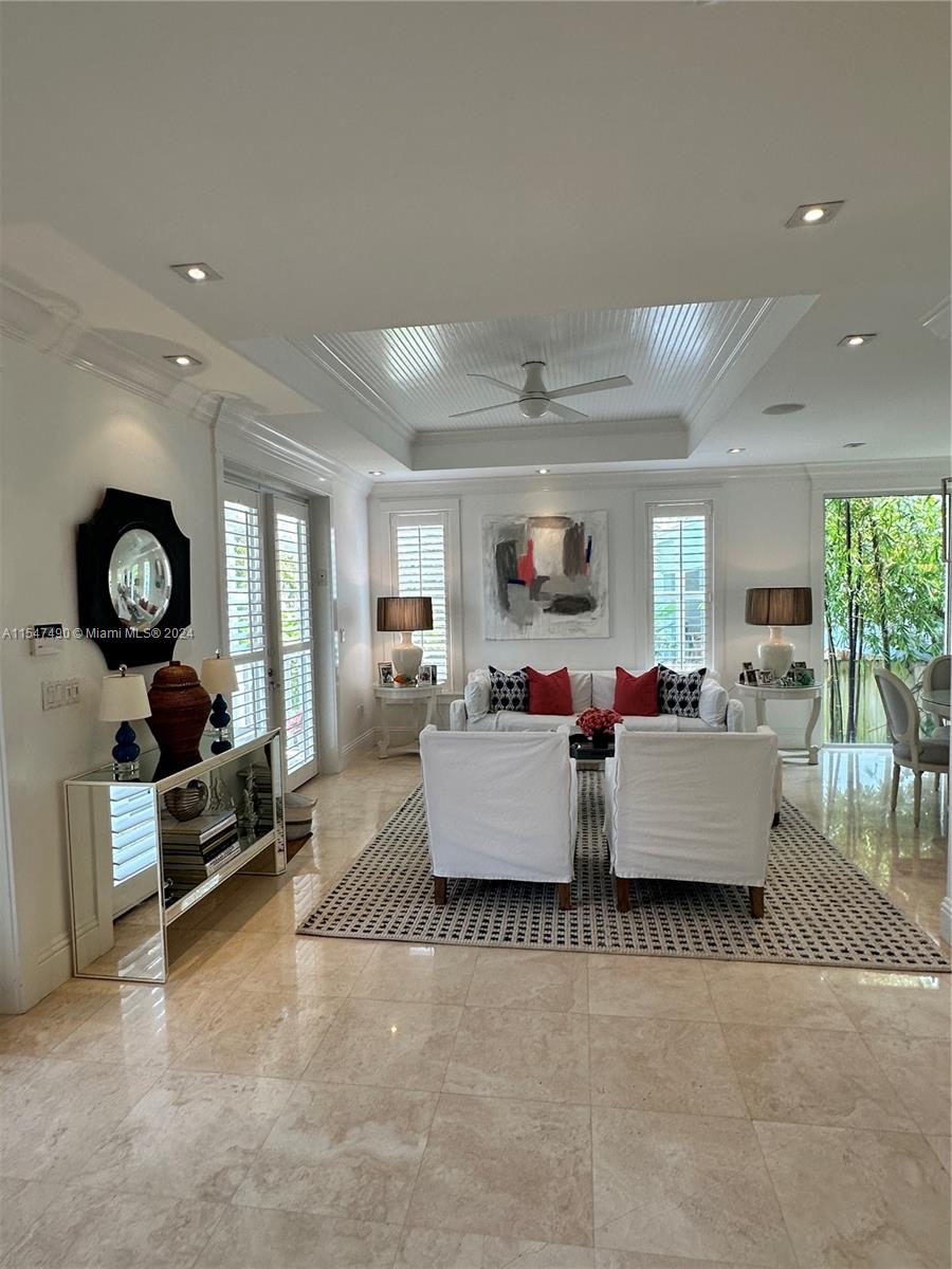 300 Greenwood Dr