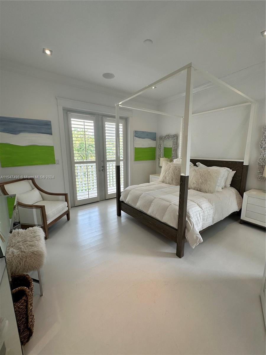 300 Greenwood Dr