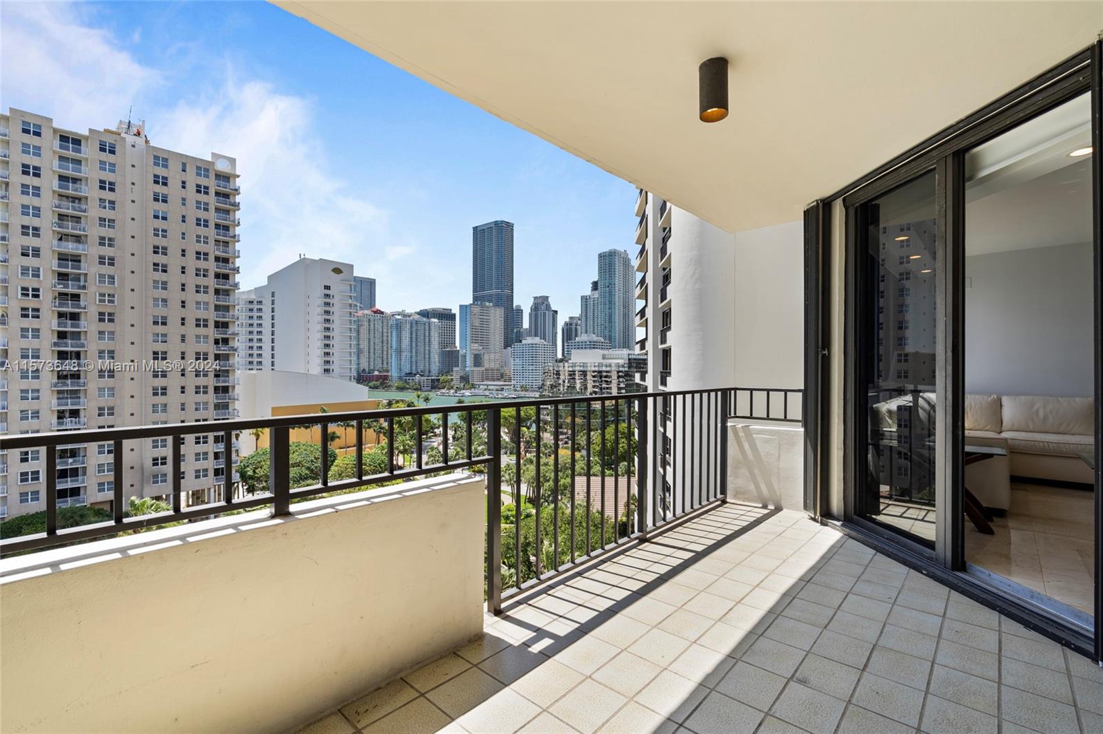 520 Brickell Key Dr # A1003