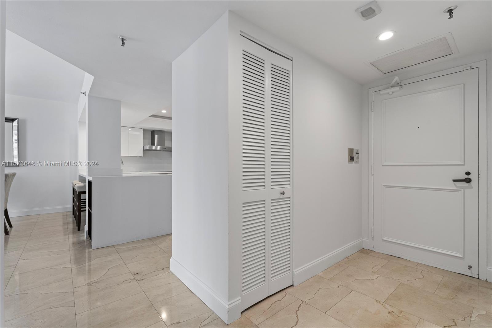 520 Brickell Key Dr # A1003