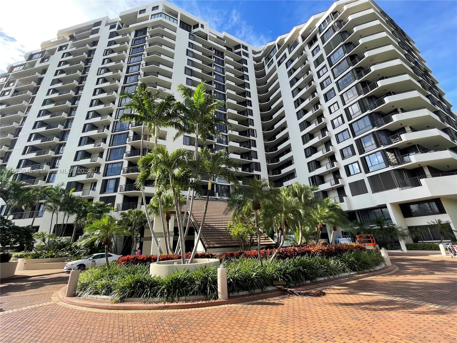 520 Brickell Key Dr # A1003