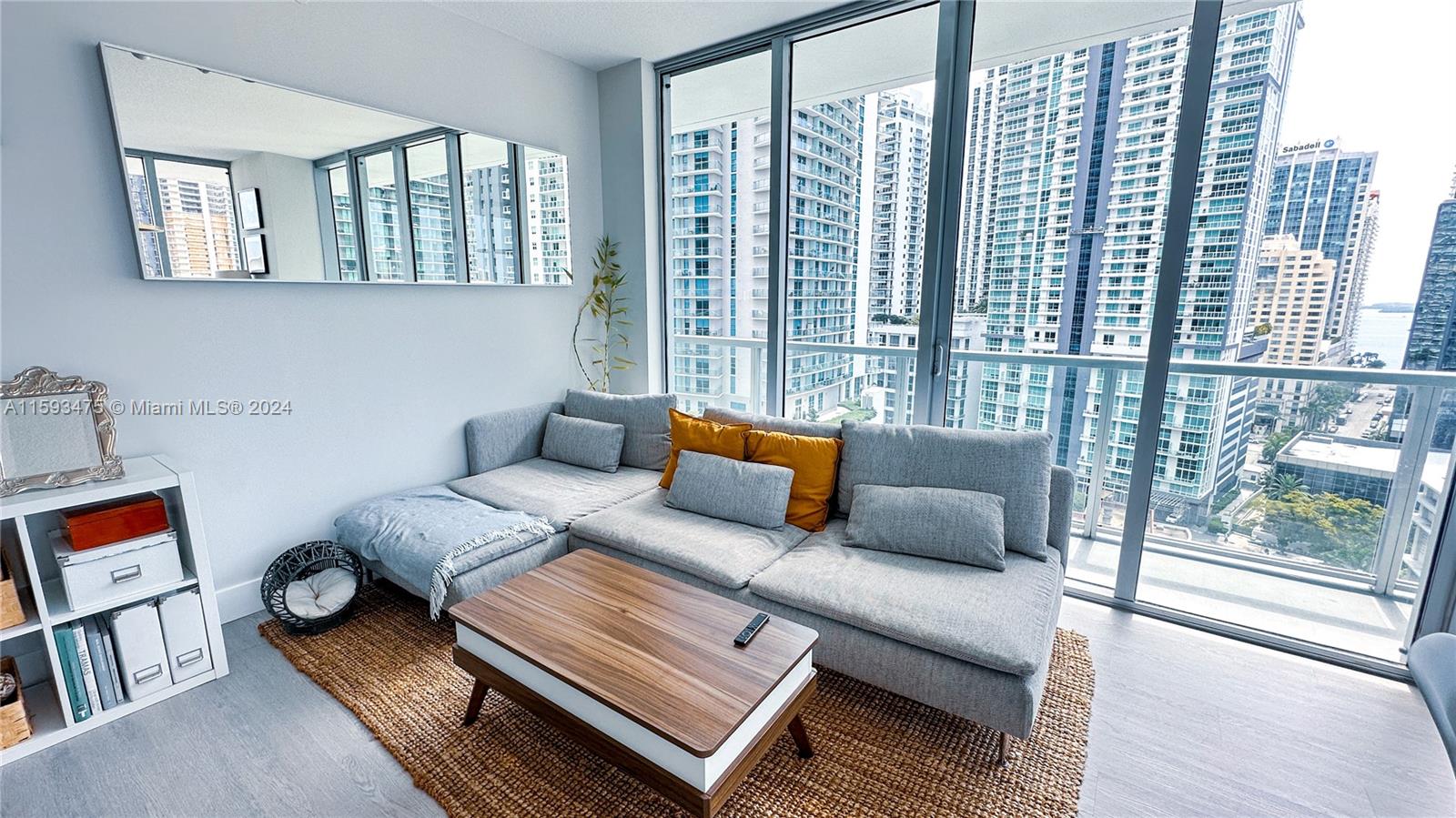79 SW 12th St Unit: 1906-S
