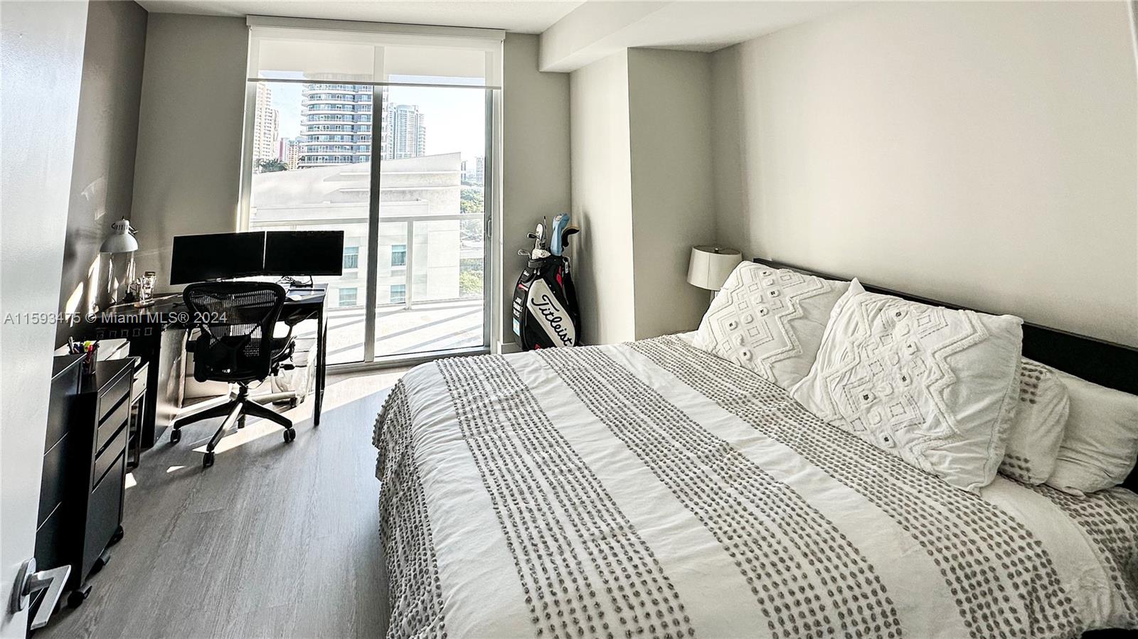 79 SW 12th St Unit: 1906-S