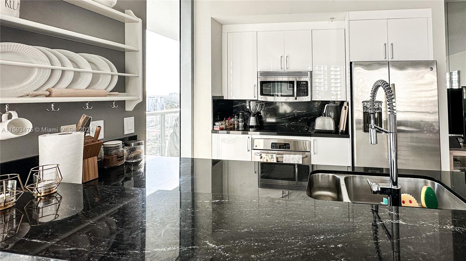 79 SW 12th St Unit: 1906-S