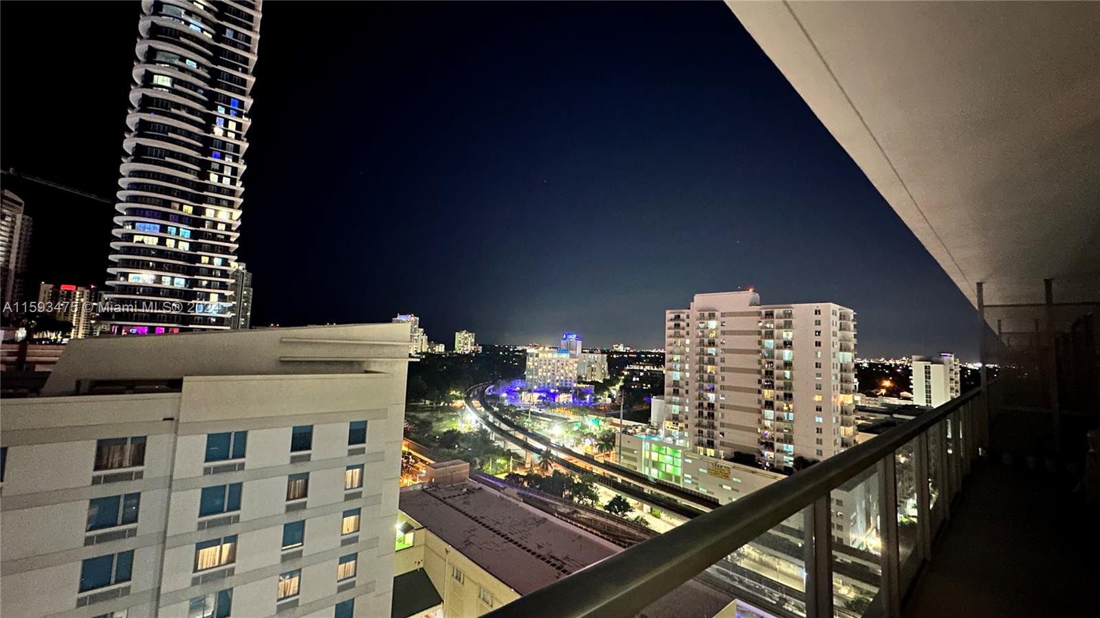 79 SW 12th St Unit: 1906-S
