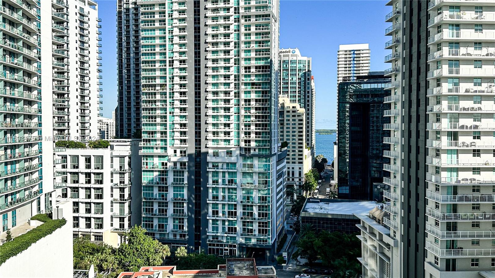 79 SW 12th St Unit: 1906-S
