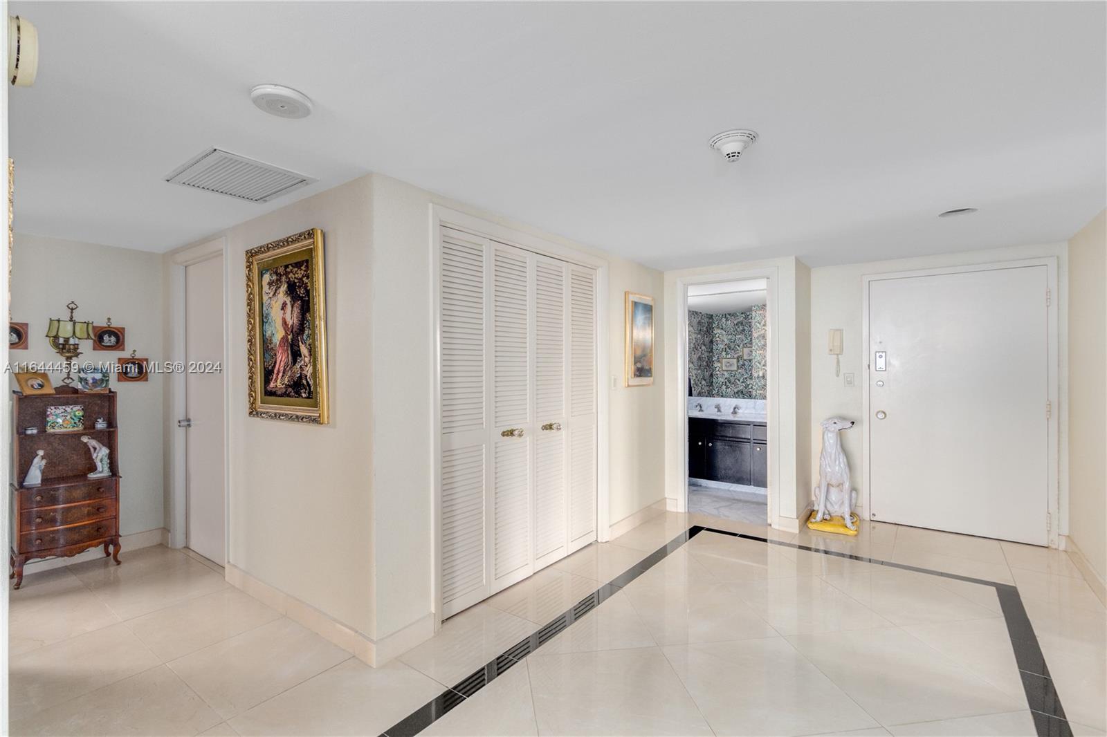 5660 Collins Ave # 14E