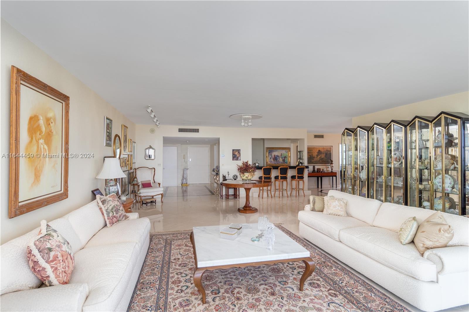 5660 Collins Ave # 14E