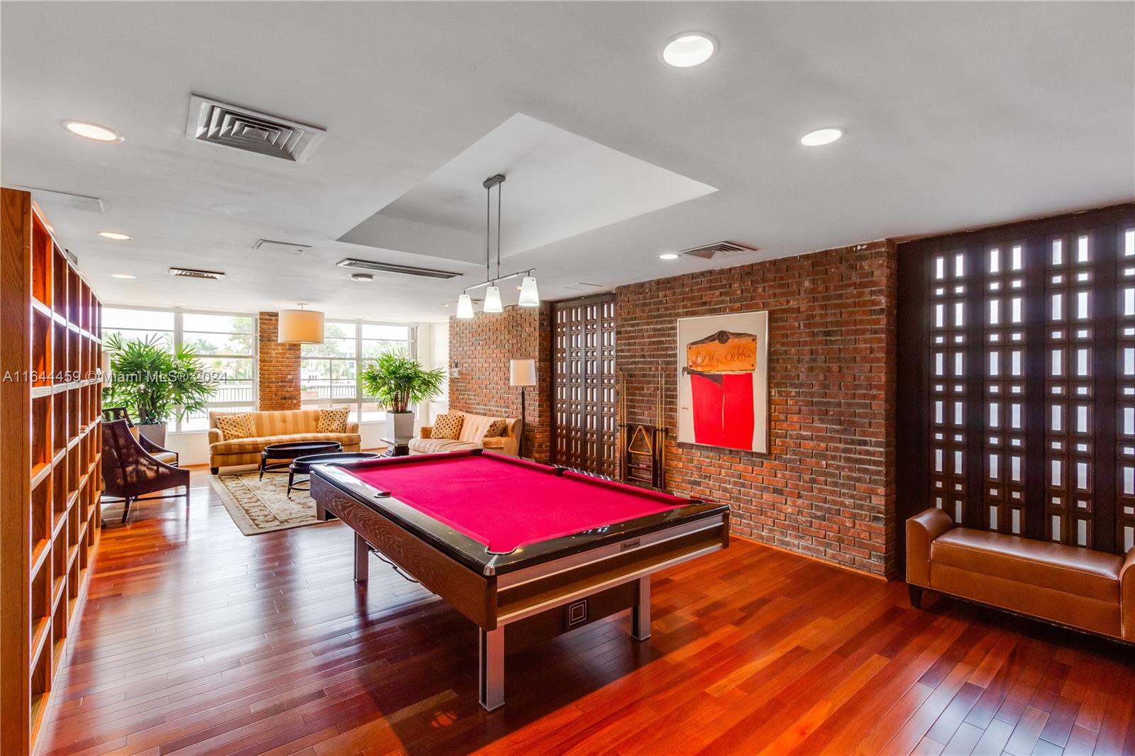 5660 Collins Ave # 14E