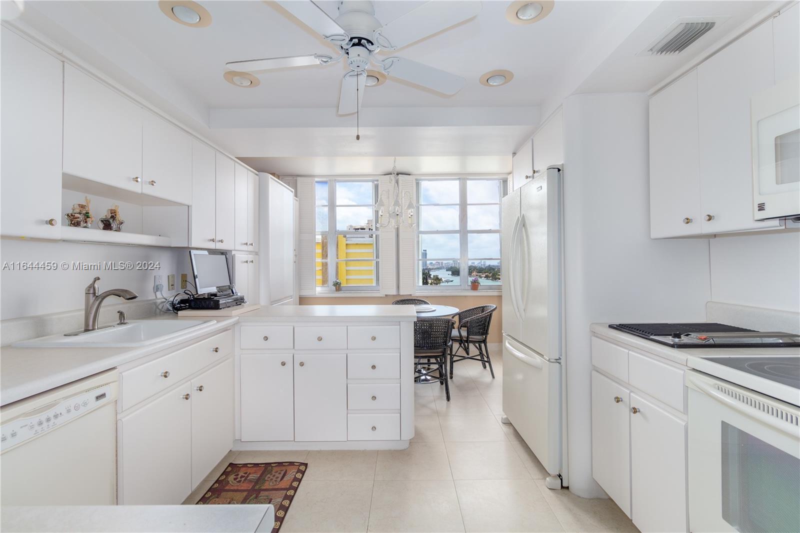 5660 Collins Ave # 14E