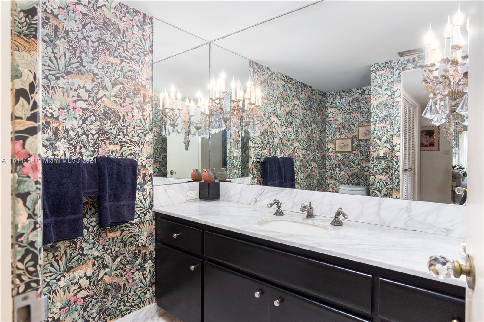 5660 Collins Ave # 14E