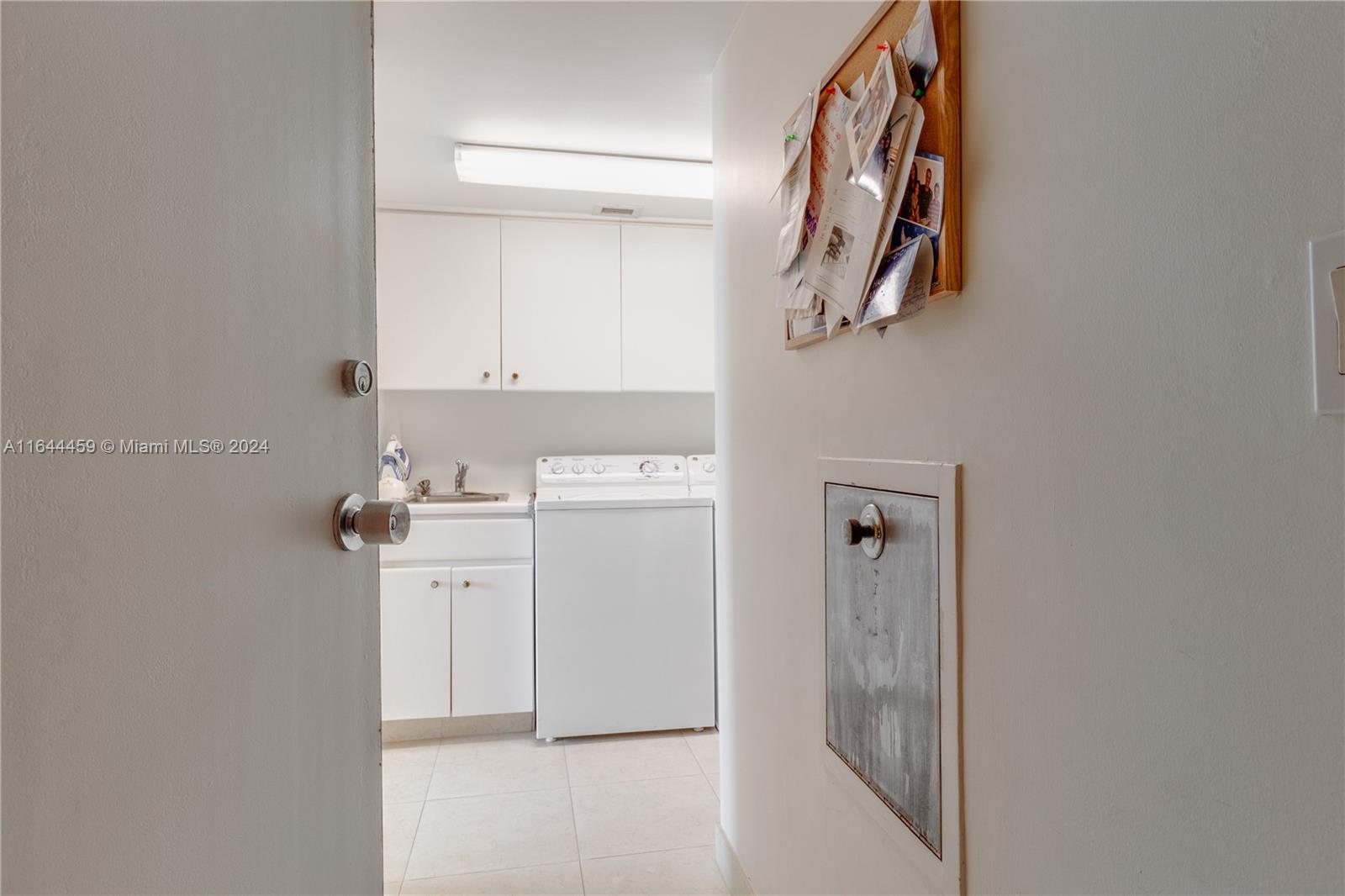 5660 Collins Ave # 14E