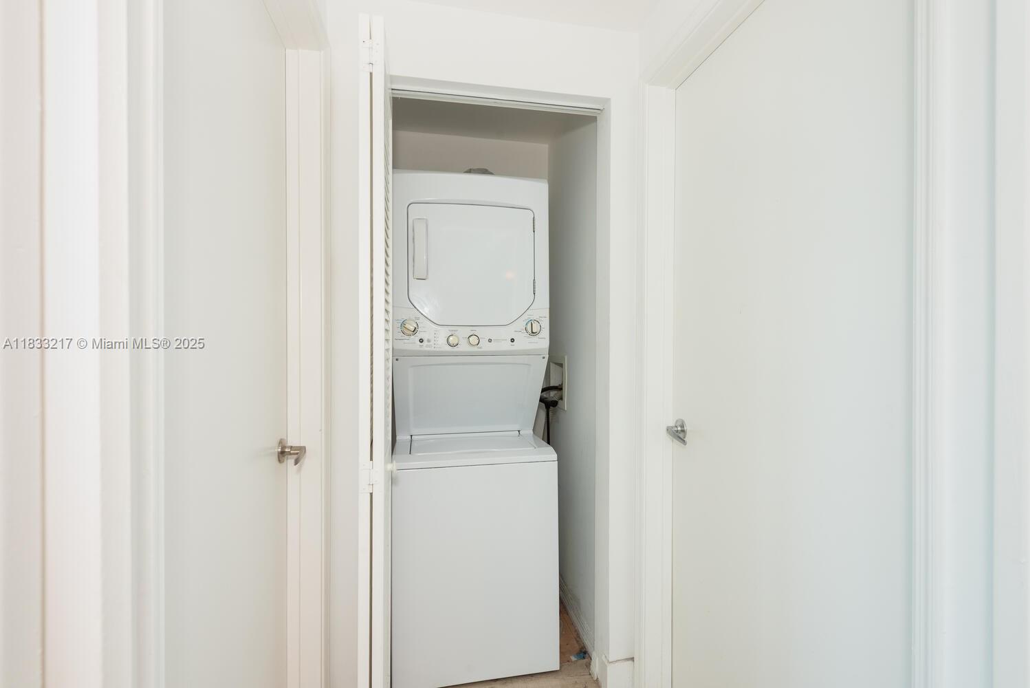 950 Brickell Bay Dr # 3409