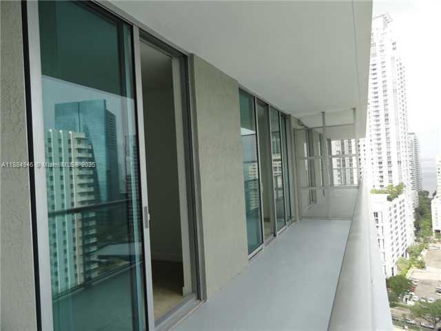 1111 SW 1 AV Unit: 2318-N