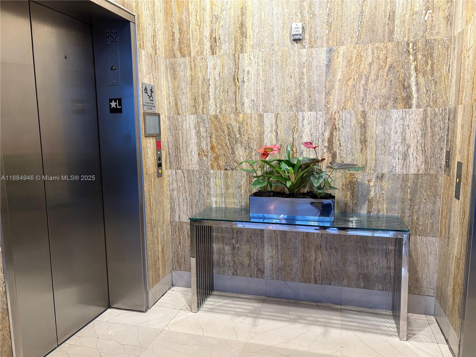 1111 SW 1 AV Unit: 2318-N