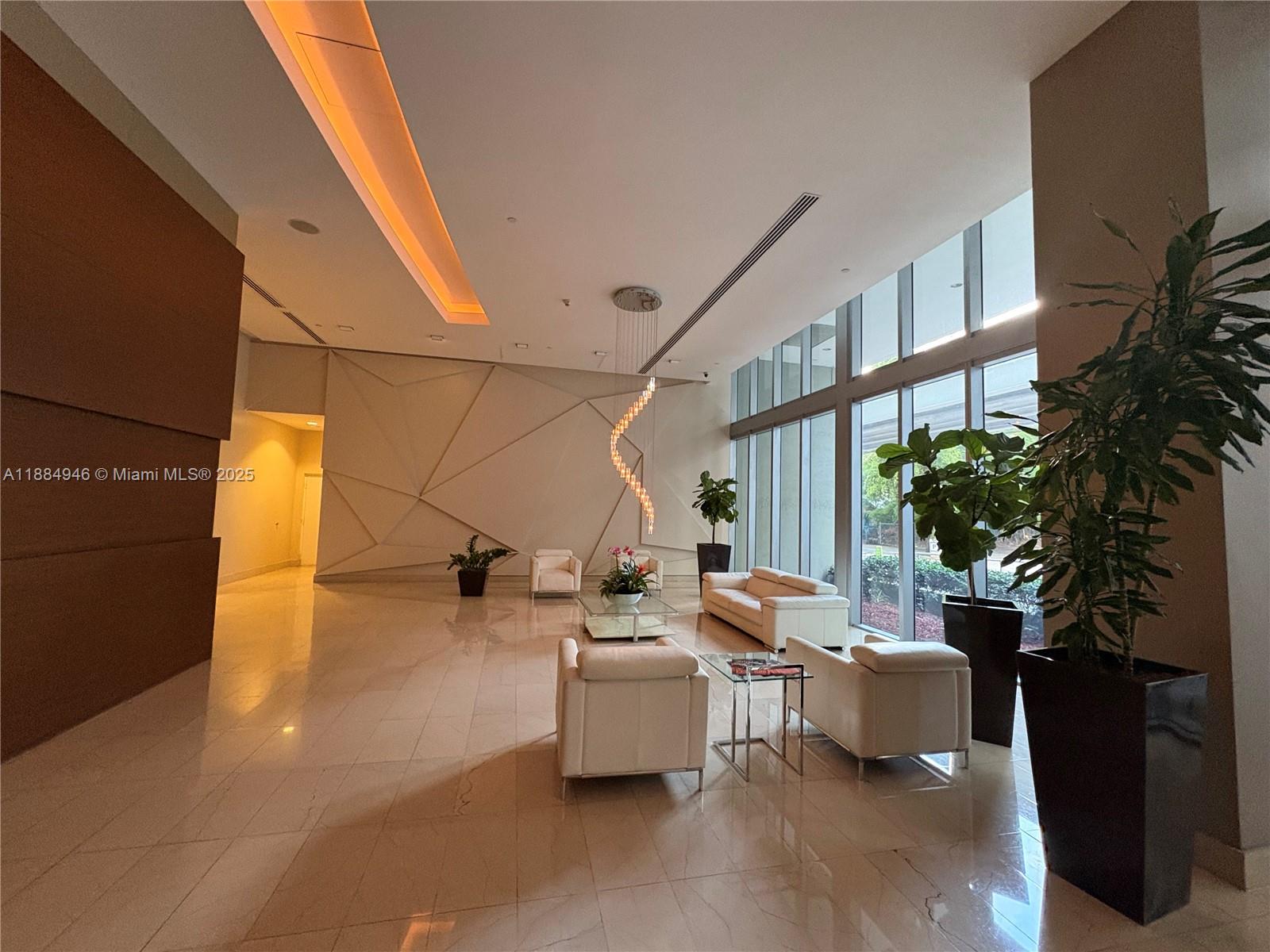 1111 SW 1 AV Unit: 2318-N