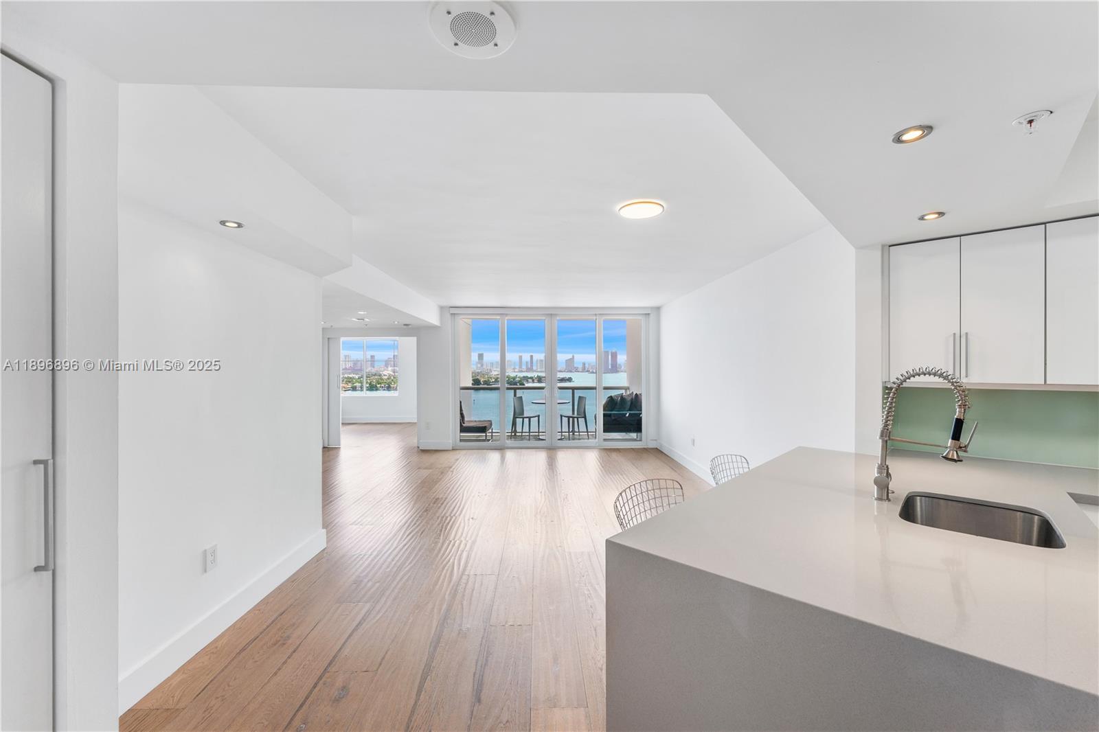 1900 Sunset Harbour Dr # 1814, Miami Beach Unit: 1814