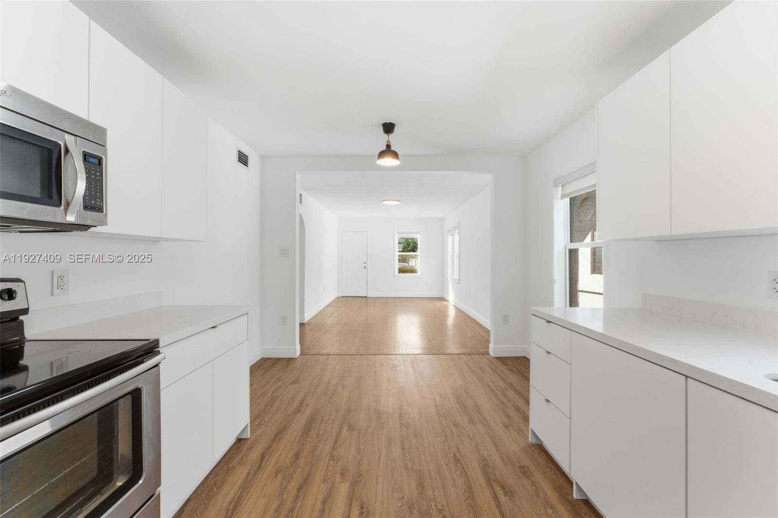 559 NE 68th St # 557