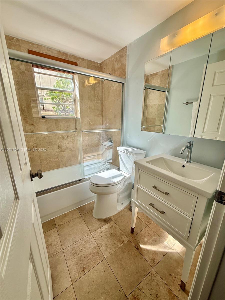 4812 Pine Tree Dr # 103