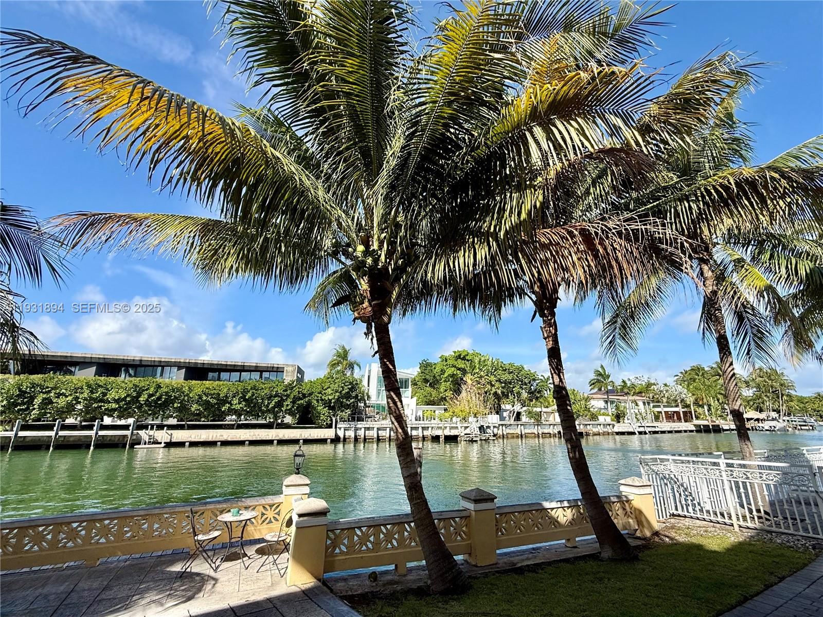 4812 Pine Tree Dr # 103