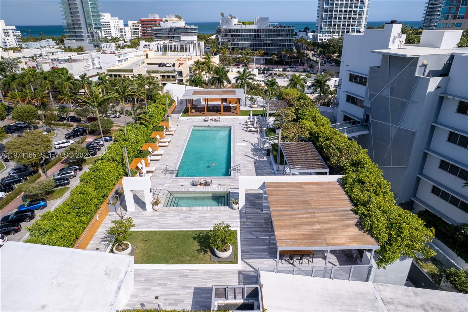 801 S Pointe Dr # 204