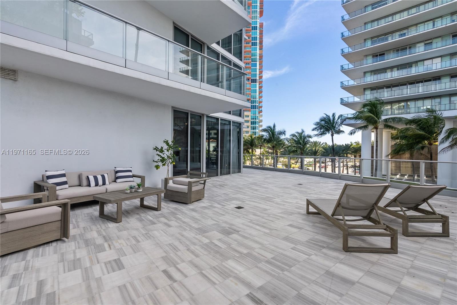 801 S Pointe Dr # 204