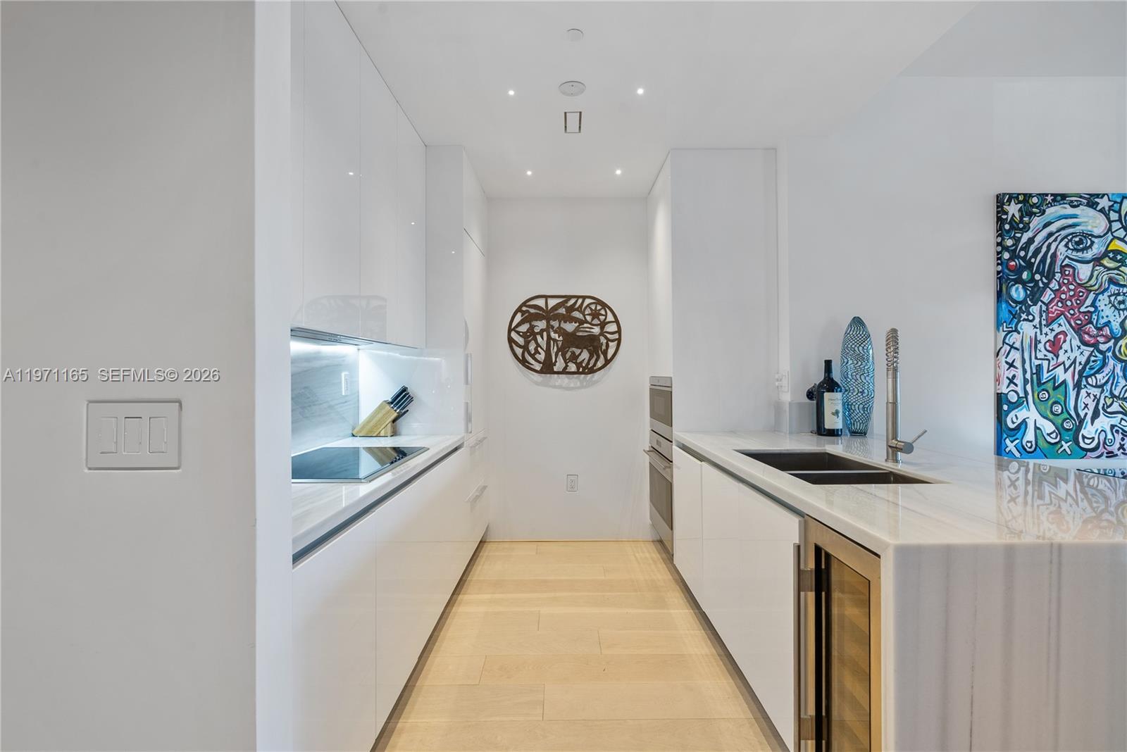 801 S Pointe Dr # 204