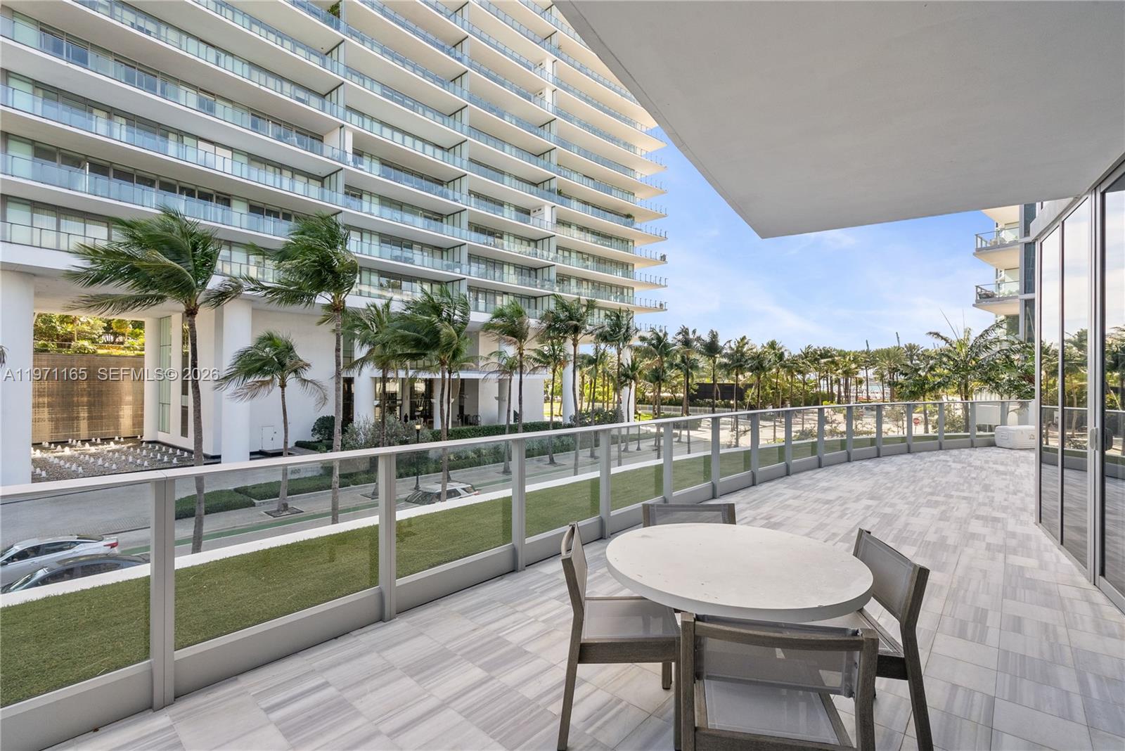 801 S Pointe Dr # 204