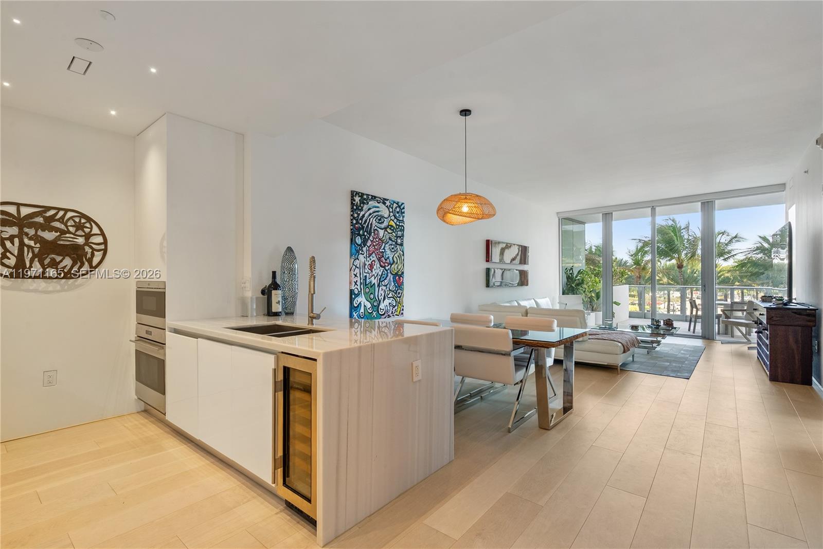 801 S Pointe Dr # 204