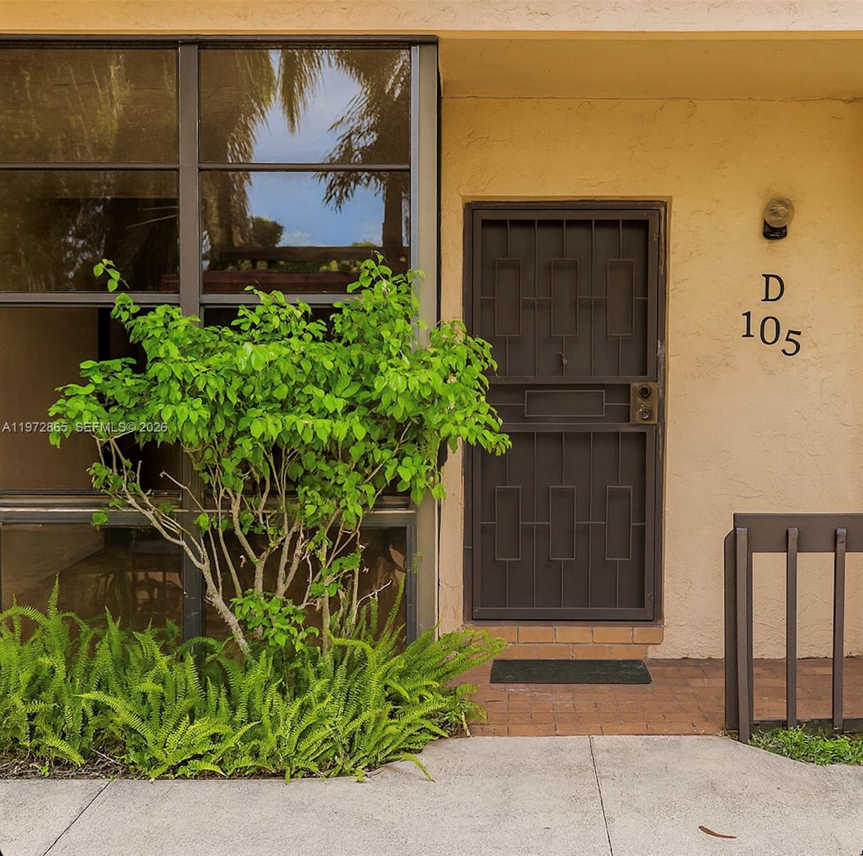 800 NE 199th St # 105D