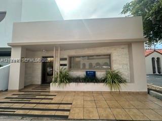 124 Almeria Ave