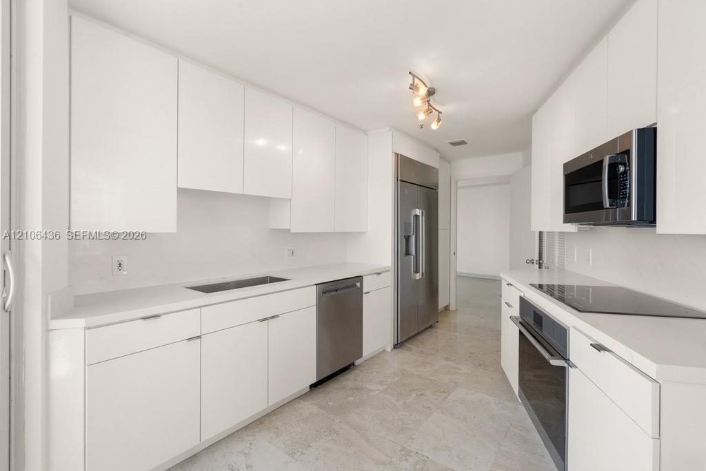 808 Brickell Key Dr # 2102