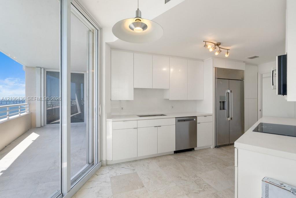808 Brickell Key Dr # 2102