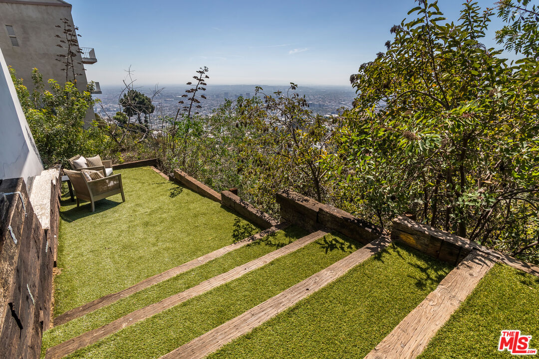 8506 Magnolia Dr