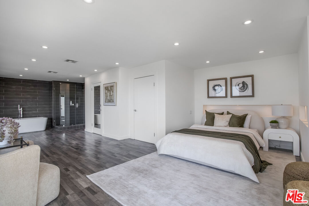 8506 Magnolia Dr