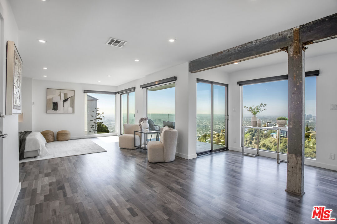 8506 Magnolia Dr